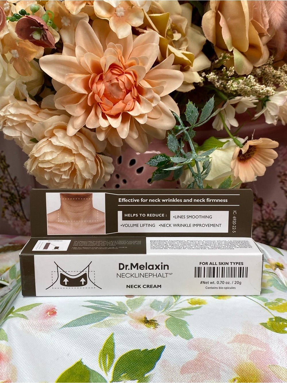 NecklinePhalt Neck Cream - Cream